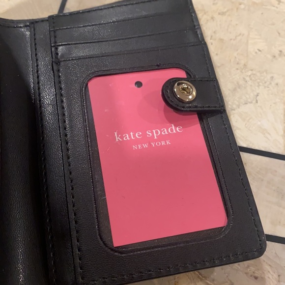 Kate Spade ♠️ Wallet - Picture 10 of 10
